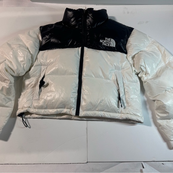 New The North Face Black and Cream Puffer Jacket women’s crop top style glossy - Picture 2 of 10